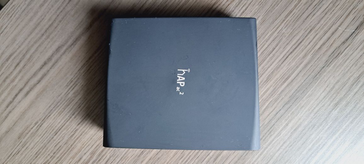 Wi-Fi роутер MikroTik hAP ac2