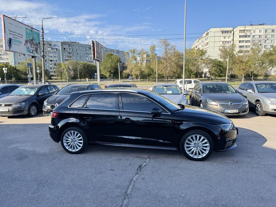 Продам AUDI A3 E-Tron