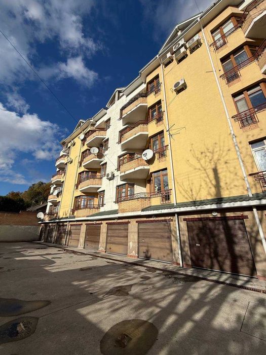 Оренда паркомісця\гаража вул. Замарстинівська 240