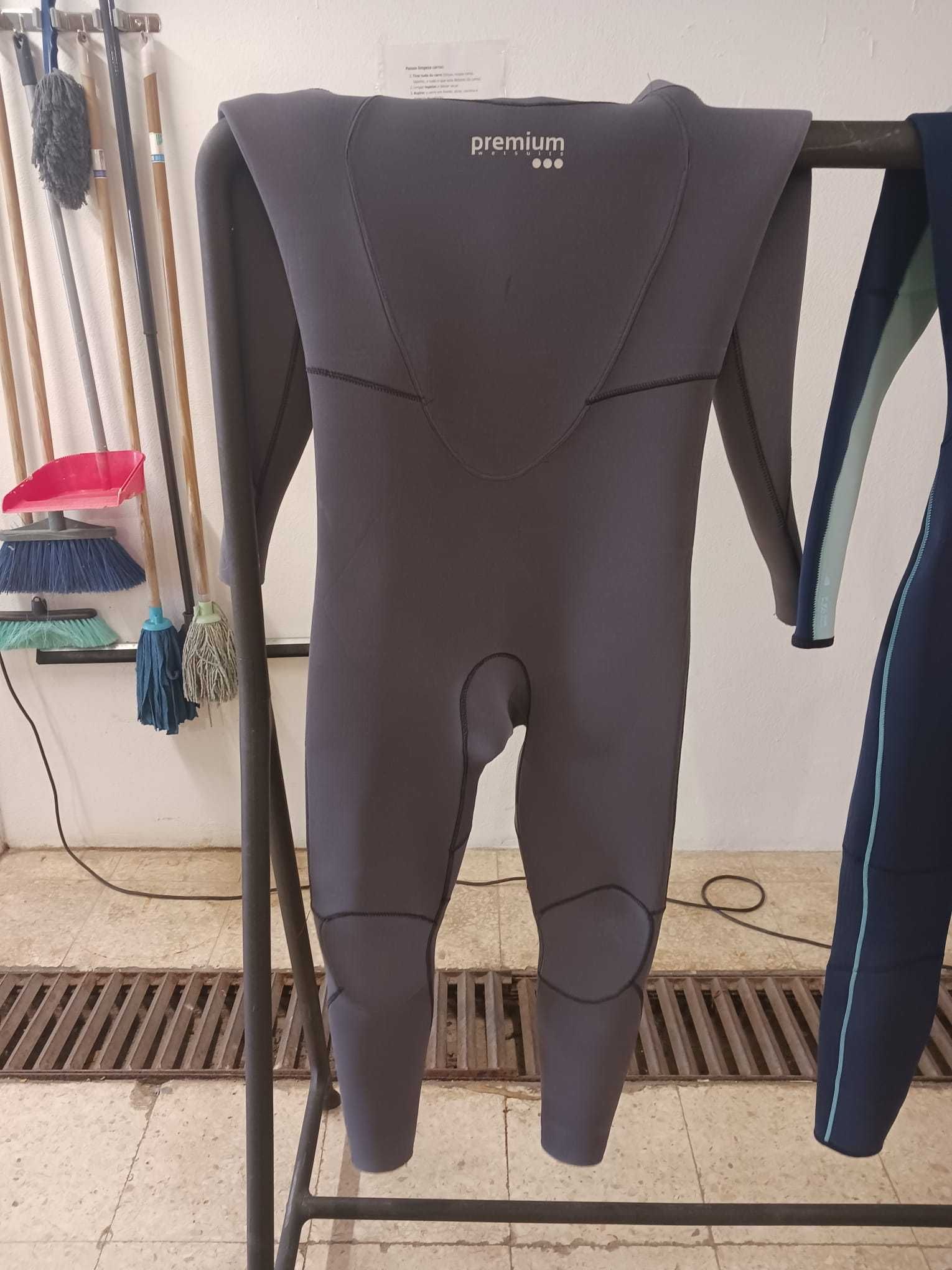 Kit 2 wetsuits + hard surfboard for 30€ (10€ each)