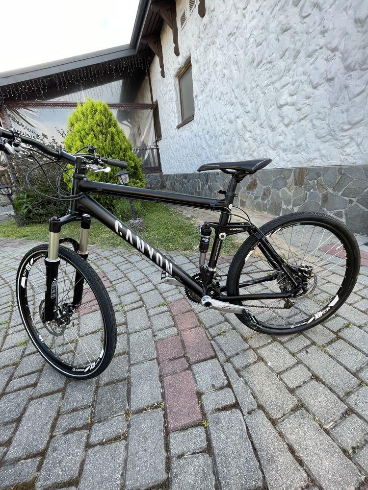 Canyon Nerve XC F8 2012 M 26’ Specialized Trek Scott Giant Marzocchi