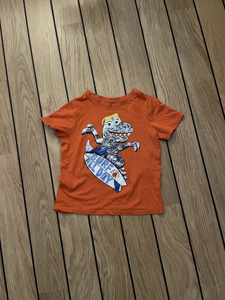 Sprzedam T-shirt chłopięcy z cekinami 116