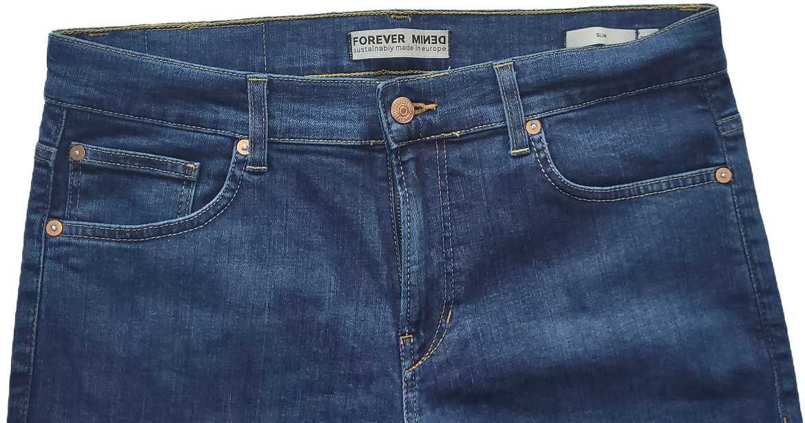 Ciemno niebieski jeans, spodnie męskie slim W32 L30.