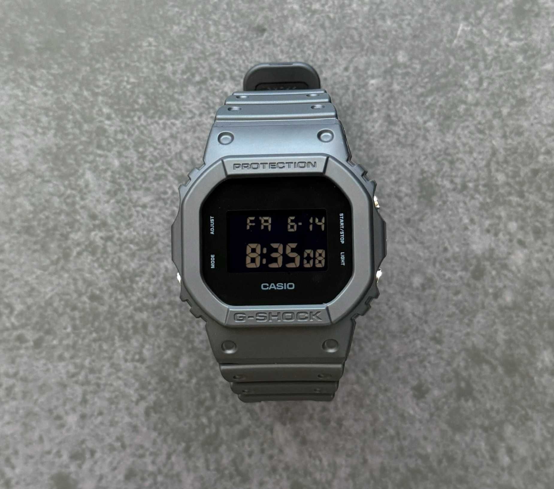 Годинник Casio G-Shock DW-5600UBB-1 новий оригінал dw-5600bb