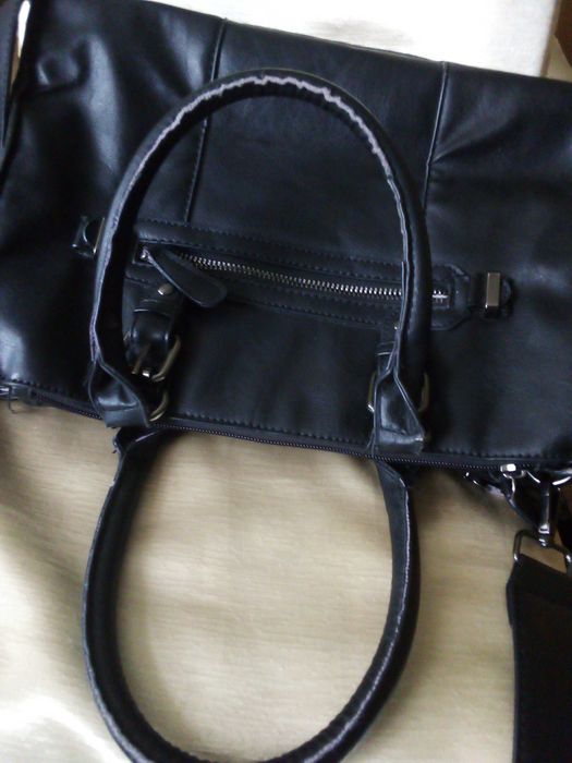 Torebka damska czarna skóropodobna