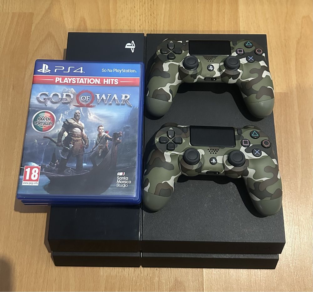 PlayStation 4 + 3 Jogos