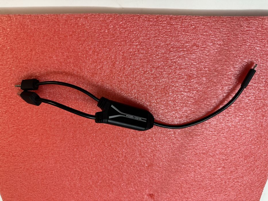 Adaptador audio Bmw / Mini original para Iphone