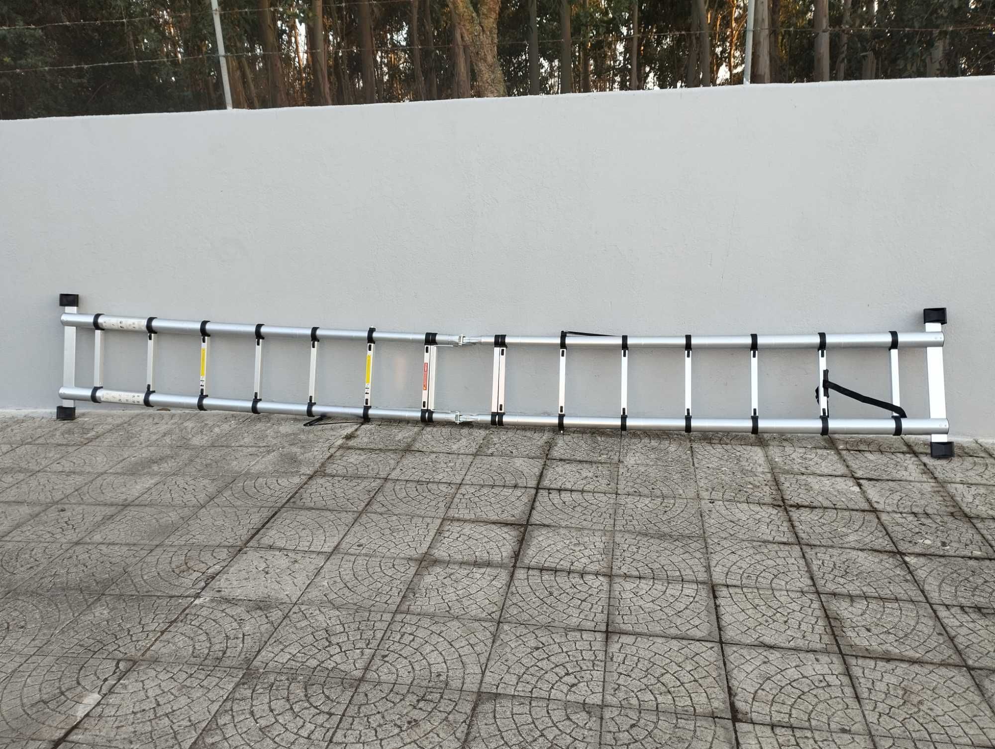 Escada telescópia extensível