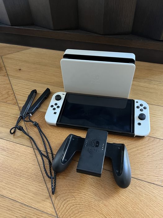 Nintendo Switch OLED DESBLOQUEADA 64+256