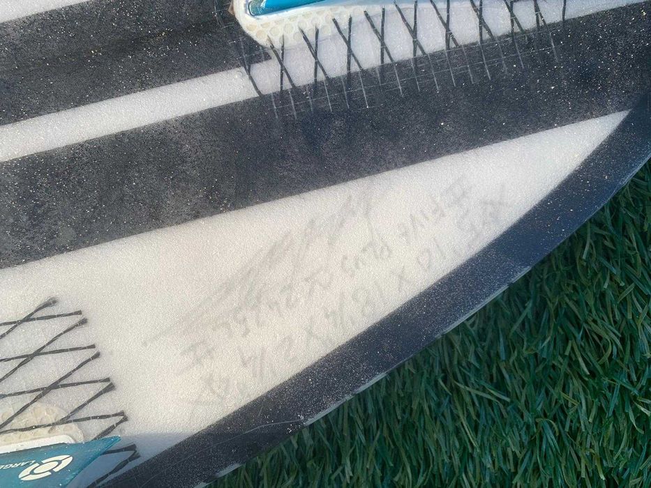 IPSYLON surfboard 5’10” (Five Plus)