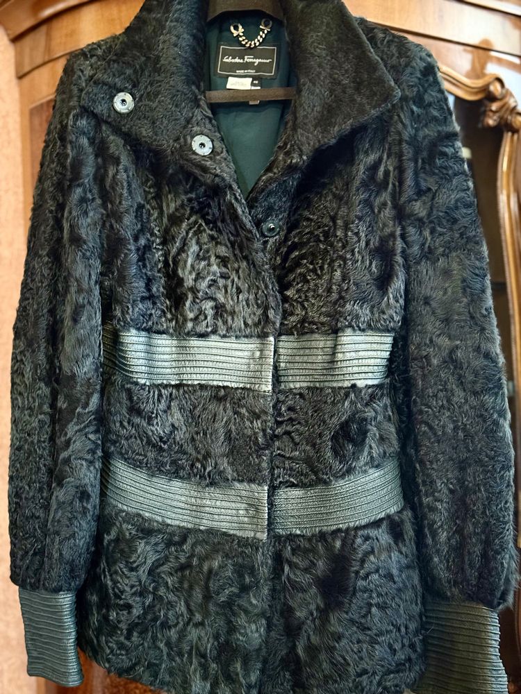 Куртка  Calvatore Ferragamo . Оригинал . Размер 46