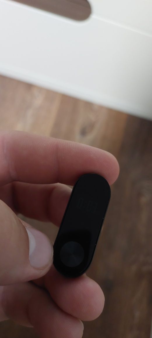 Xiaomi Mi Band 
В комплекте часы, браслет, заряд