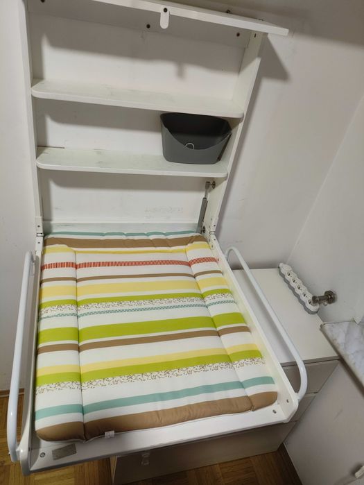 Przewijak ścienny składany firmy Roba - biały