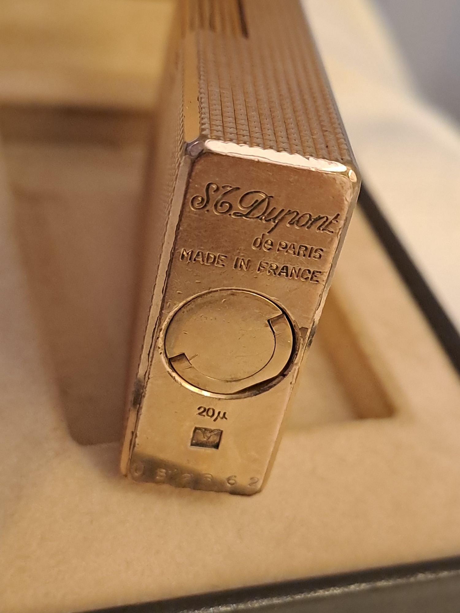 Isqueiro Dupont dourado