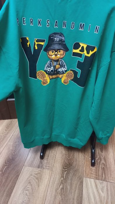 Свитшот размер L новый.