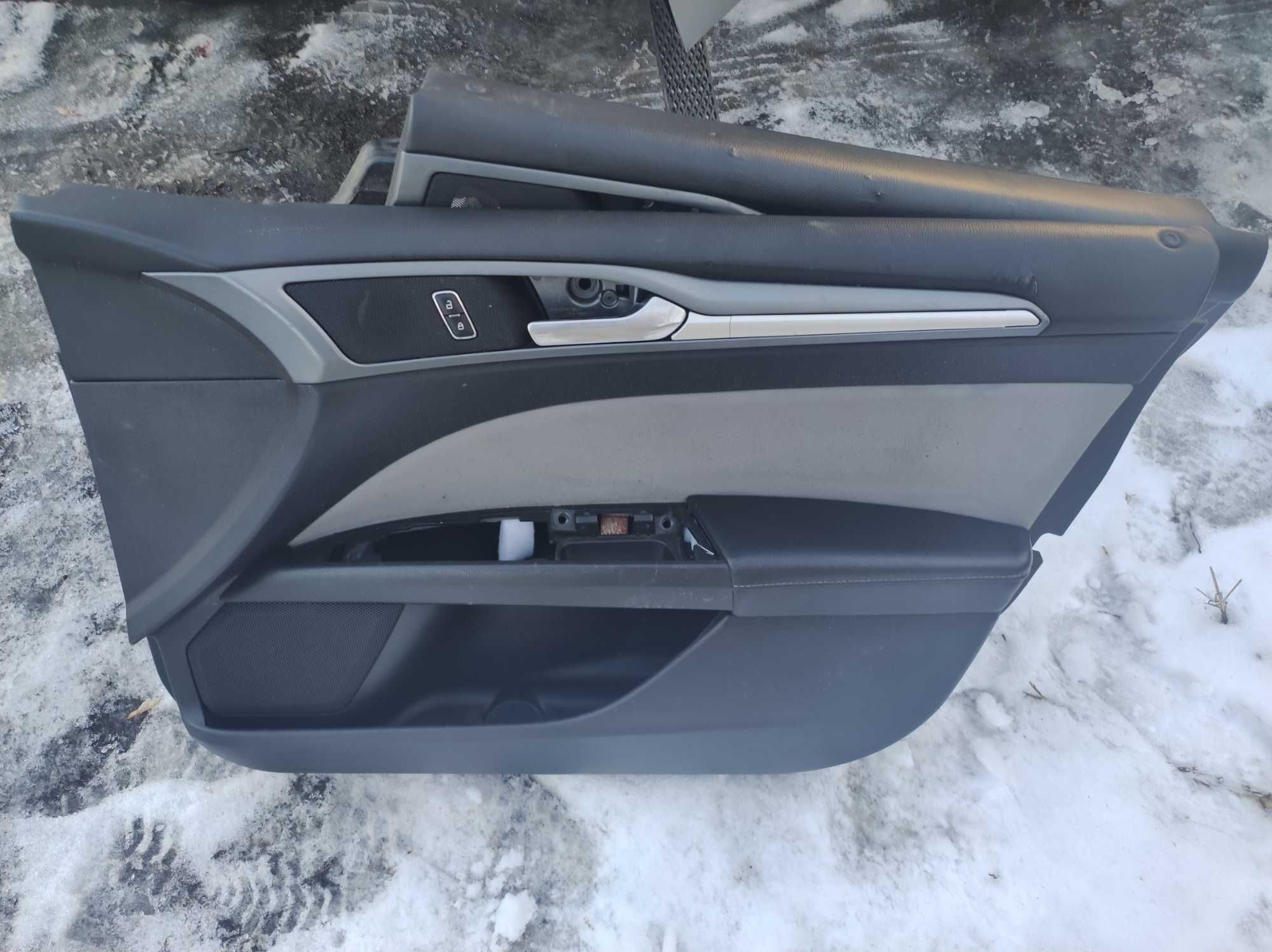 Обшивка дверей Ford fusion