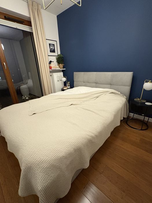 Łóżko podwójne z pojemnikiem i materacem 160x200