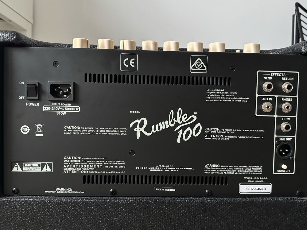 Wzmacniacz basowy Fender Rumble 100 v3 - stan IGŁA