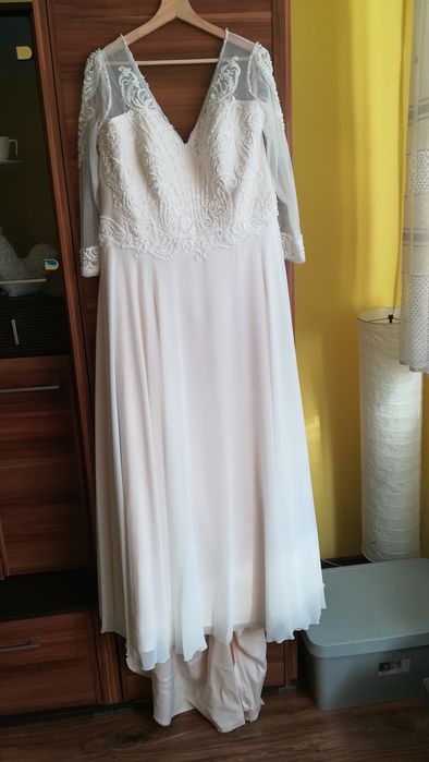 Suknia ślubna r. 46