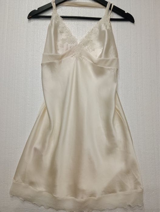 Шовкова вишита нічна сорочка reger by janet reger, la perla