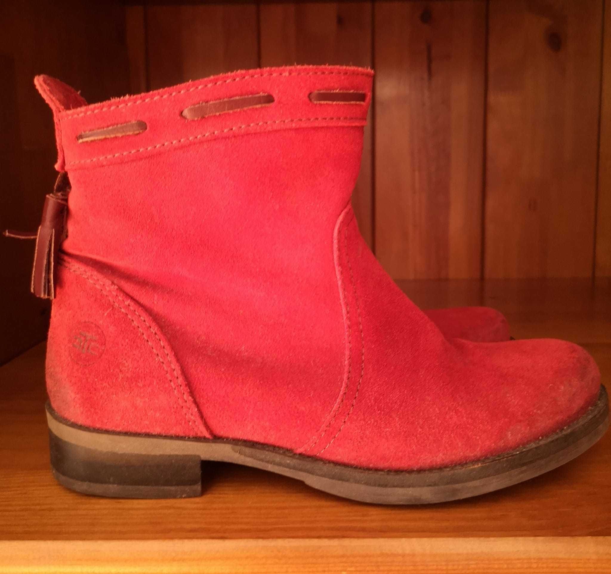 bota baixa / botim vermelho