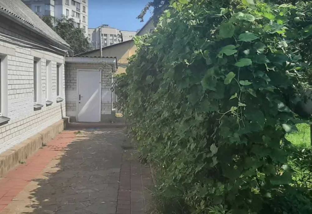 Фасад 10 сот офіс ТЦ бізнес Осіння Булаховського Біличі Академмістечко