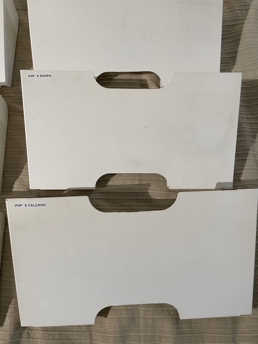 Porta revistas parede branca ikea (KVISSLE)