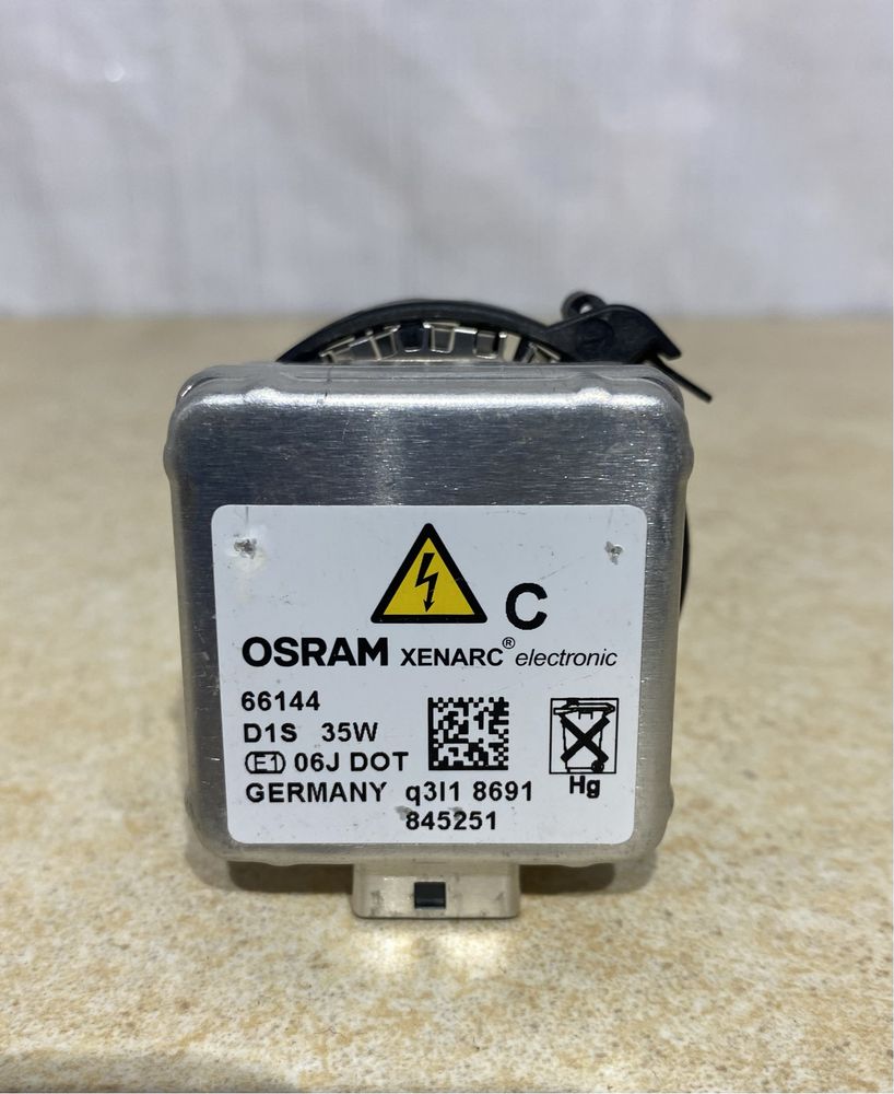 OSRAM D1S 35W ксенонова лампа