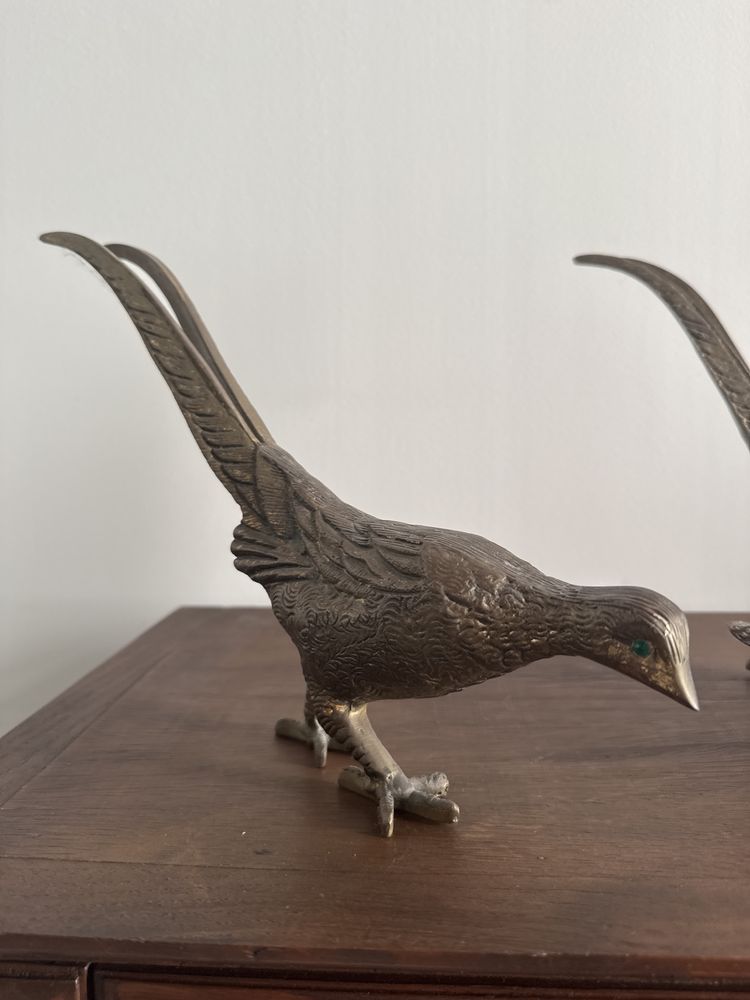 Conjunto de estatuas em estanho