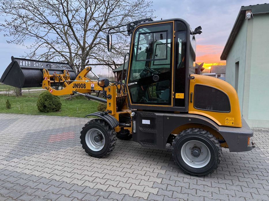 ładowarka  czołowa Sino  JN 908