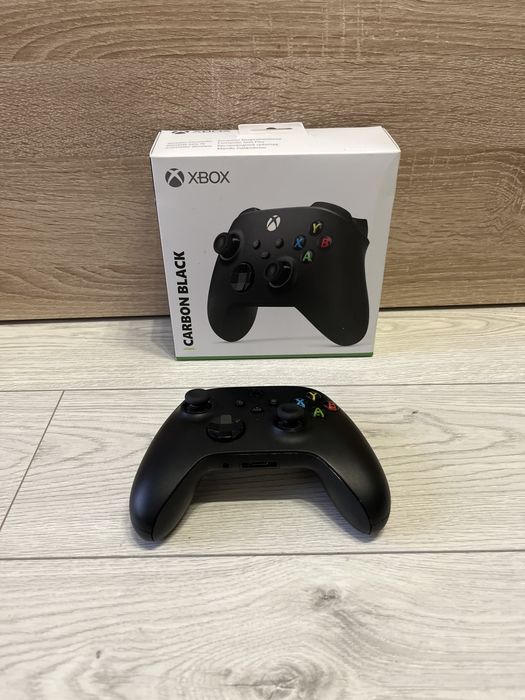 Xbox one s   1 TB + dodatki