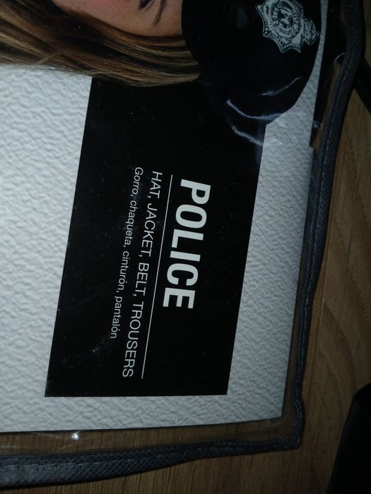 Kostium policjanta dla dziecka 7-9 lat - rozmiar 122 / 128 - karnawał