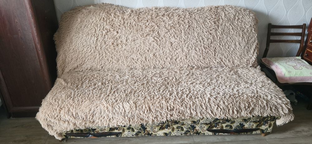 Диван книжка за символічну суму, дітям на фрукти