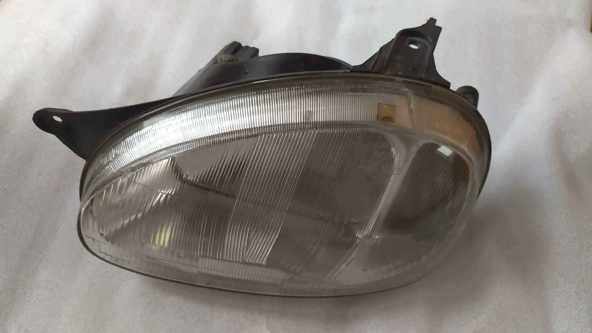 Opel Corsa B Lampa przód Eu Lewa