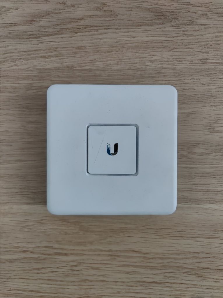 Router / security gateway Unifi USG - 100% sprawny!
