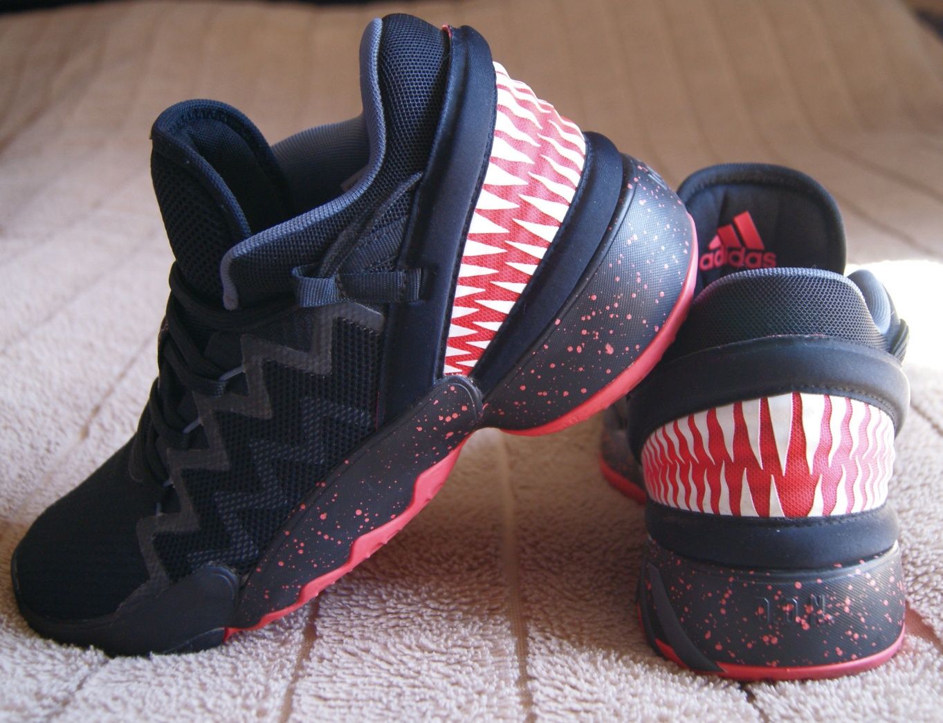 Кросівки  Adidas  Marvel Venom