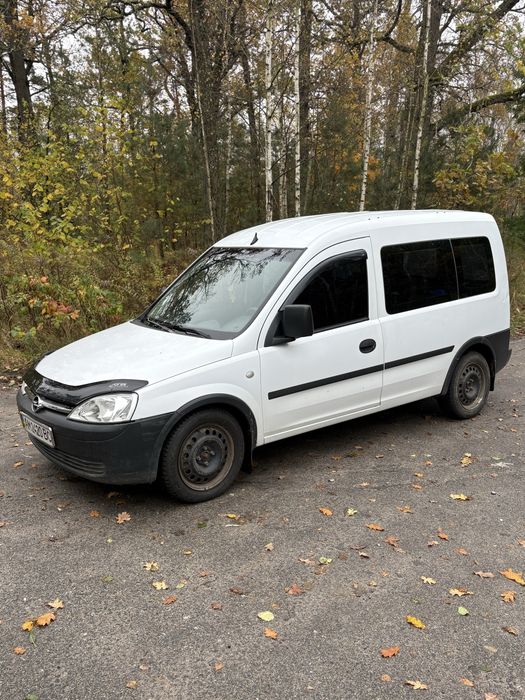 В продажі Opel combo 1.3