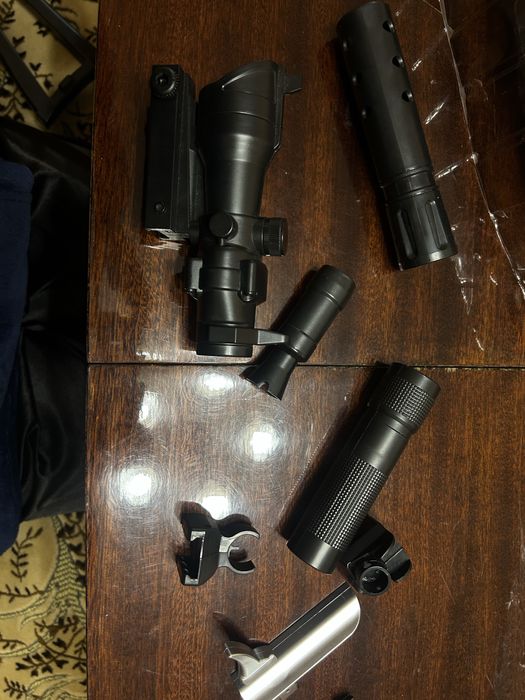 Продам 2  іграшкових автомати