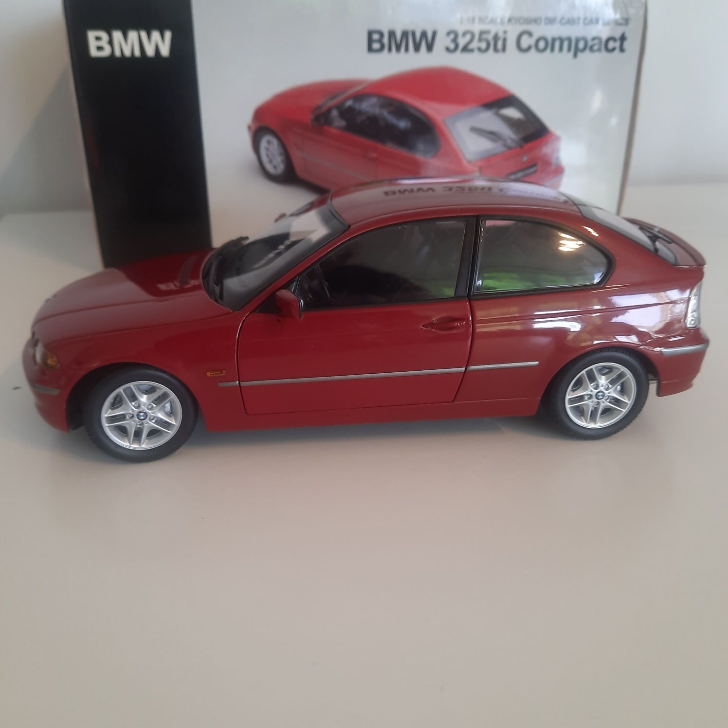 Bmw 325 ti compact kyosho 1:18 kolekcjonerski