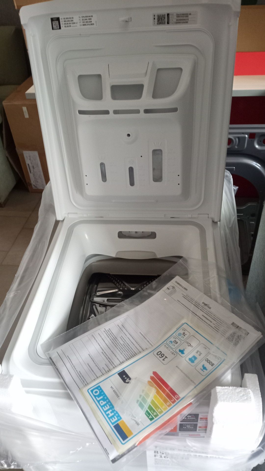 Нова пральна машина Whirlpool з вертикальним завантаженням 5.5 кг