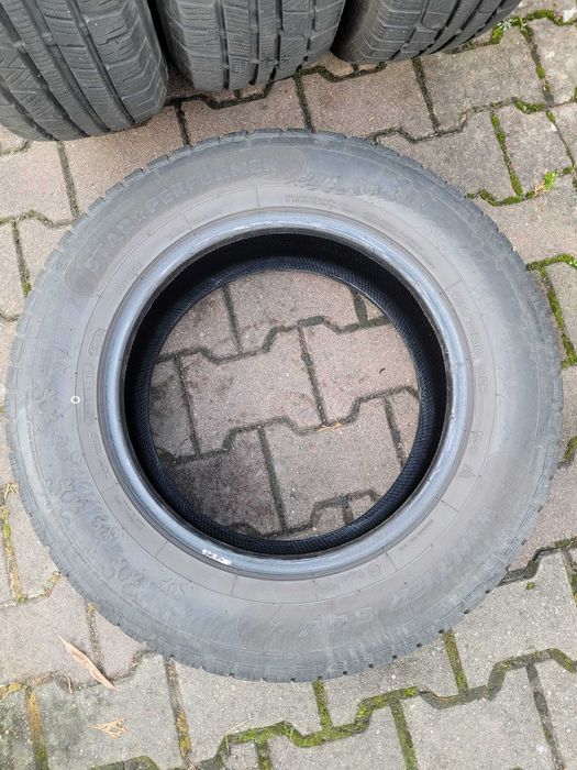 Opony zimowe 215/70/16