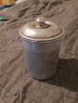 Stary pojemnik aluminiowy