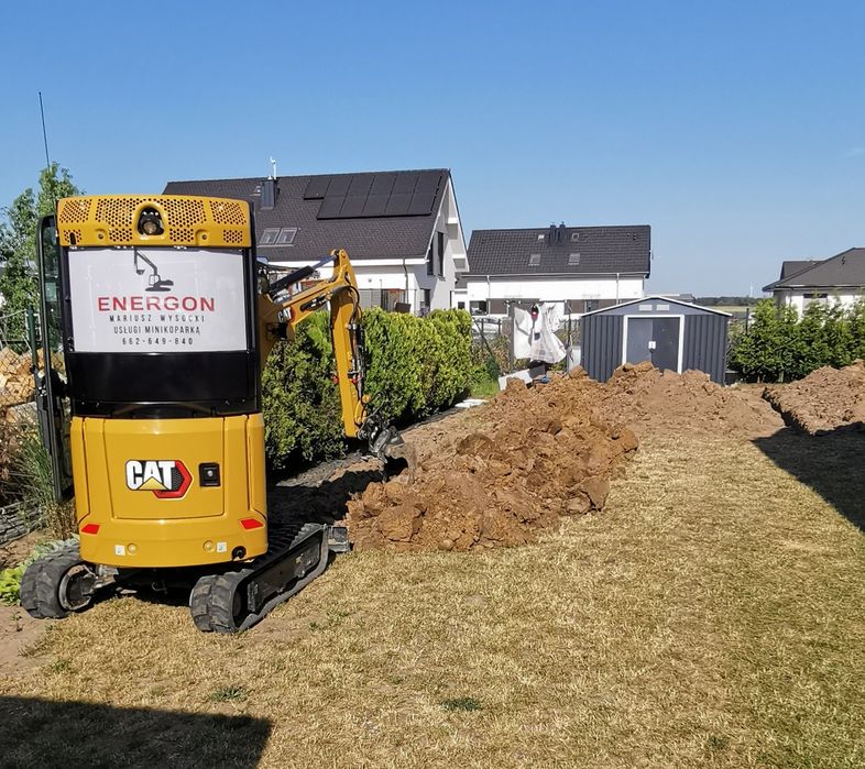 Usługi minikoparką CAT 301.8