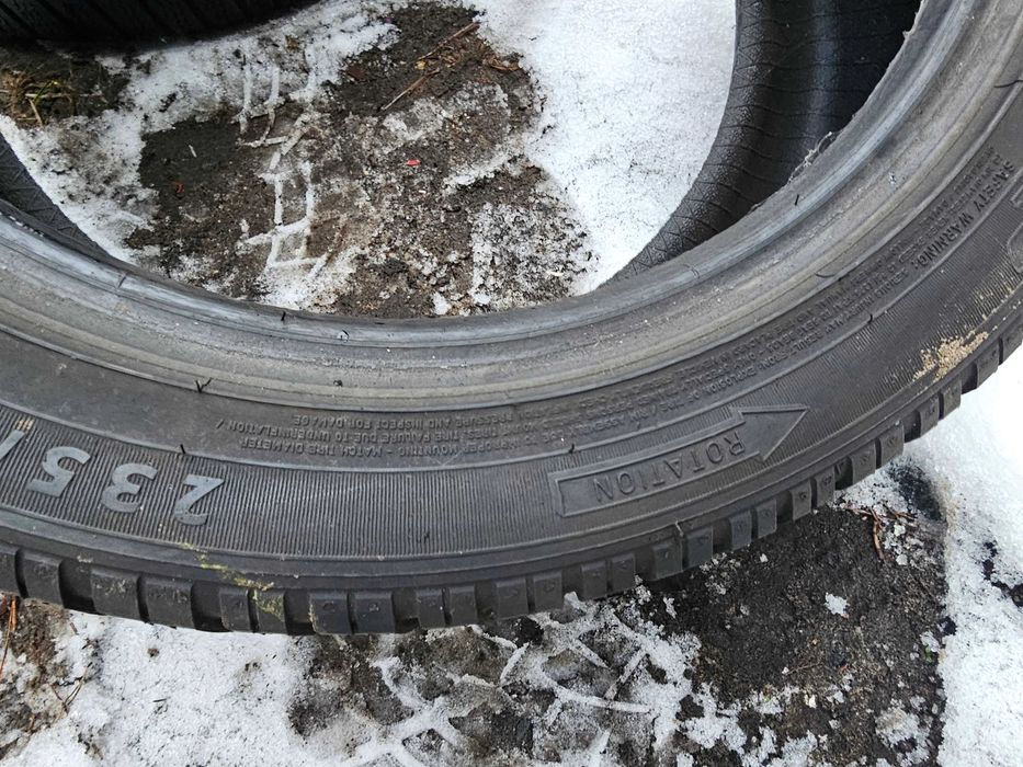 Dunlop SpWinter Sport 3D zimowe 17cali 235/45/17 2sztuki 8mm