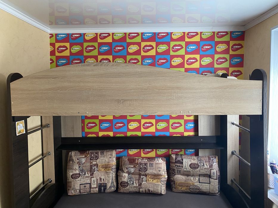 Двухярусная кровать