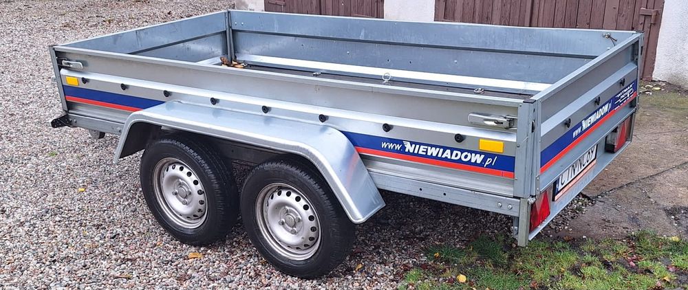 Przyczepka lekka Niewiadów 750 kg dwuosiowa 262 x 132 x 35 cm