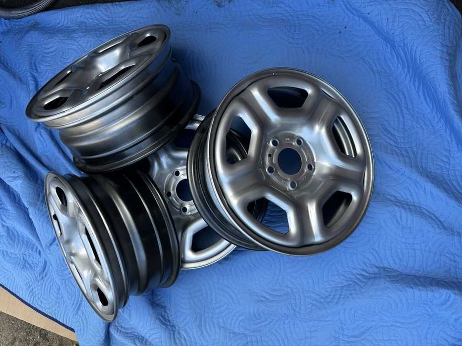 Dacia Duster I 1 II 2 felgi stalowe 4 szt. 16-cali 6,5" 5x114,3 ET50