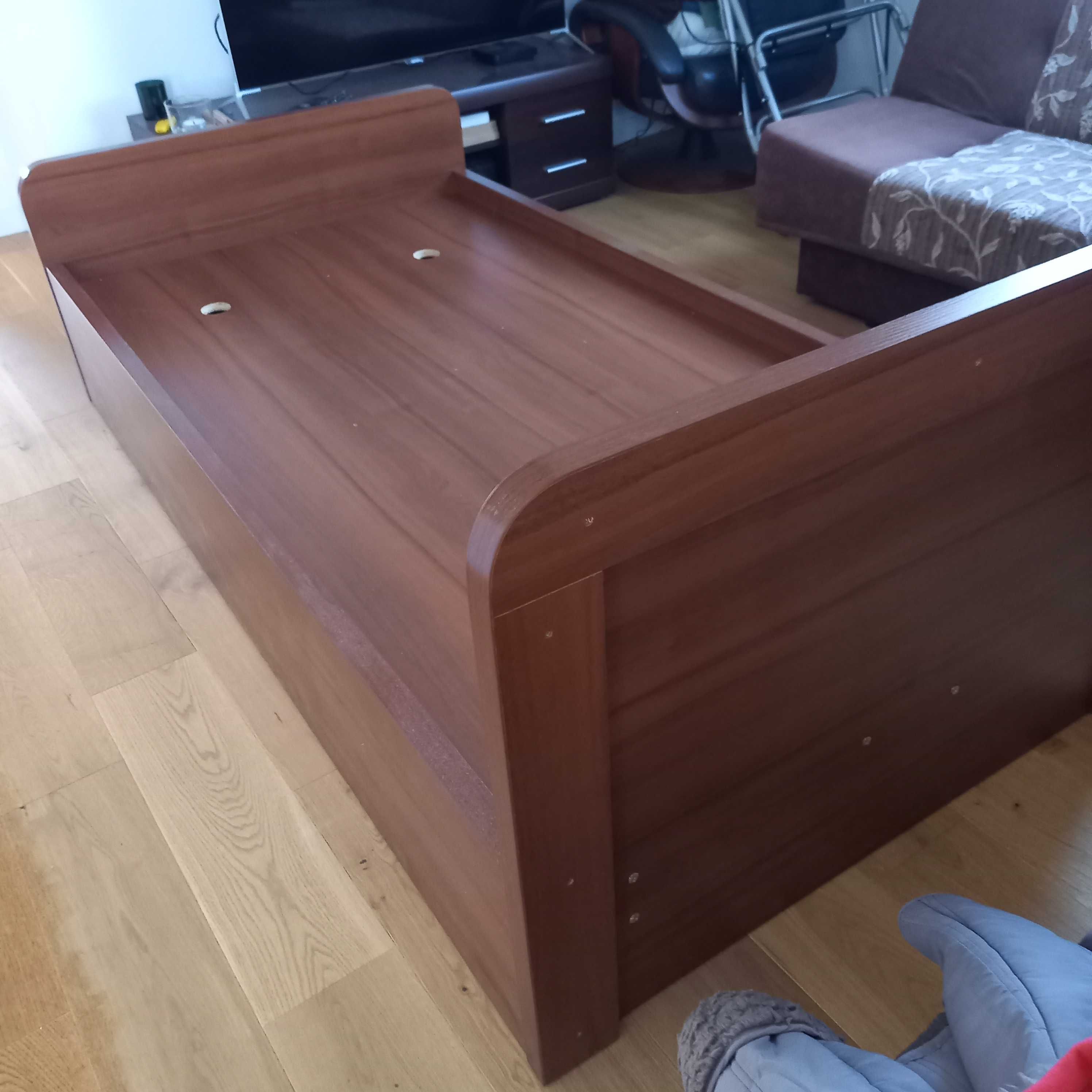 Łóżko 200 x 100 z materacem