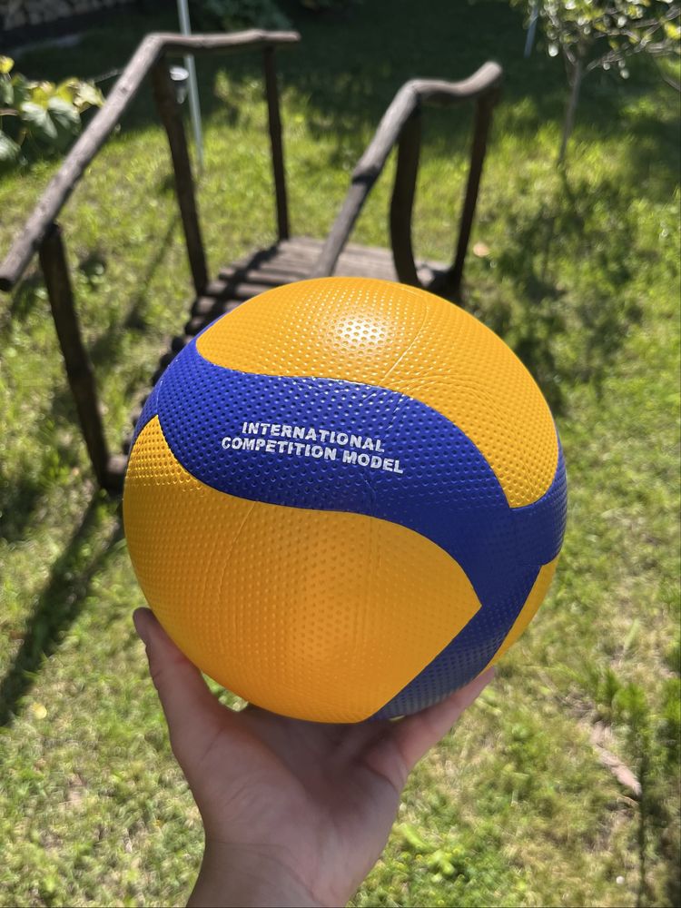 Мяч волейбольный Mikasa V200W / мяч для волейбола Микаса
