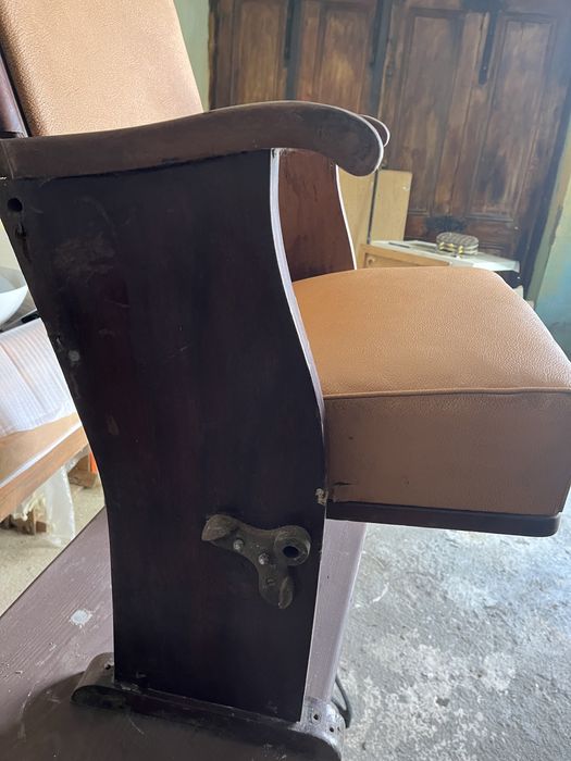 Cadeira de cinema antiga